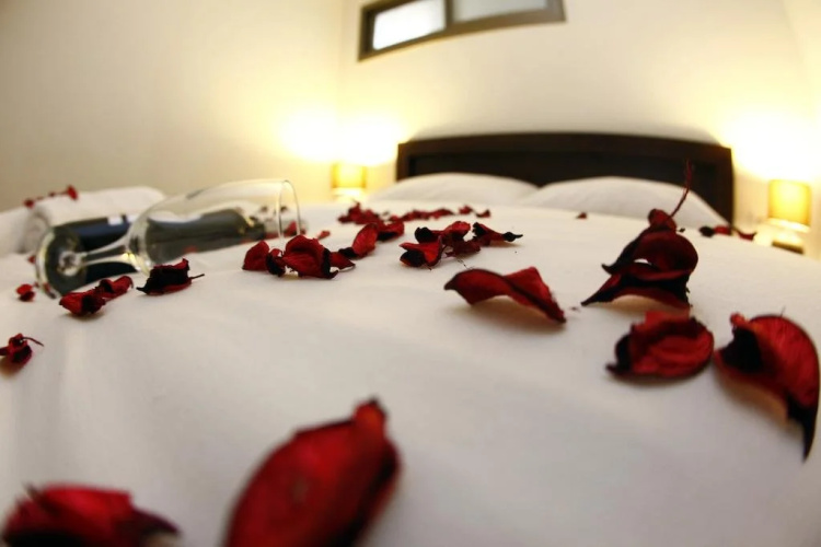 Royale Rooms