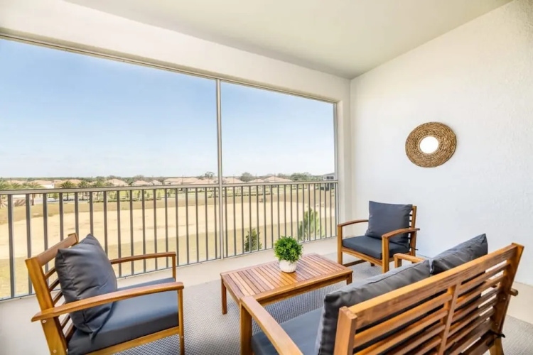 Chic Spacious Condo for the Best Vacations