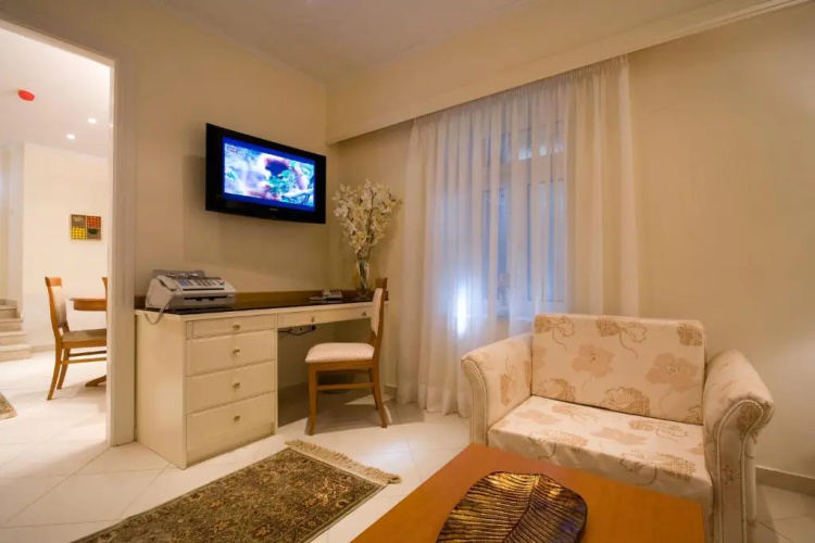 Andria Suites
