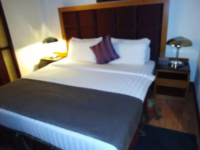 Raintree Service Suite At Times Square Kl