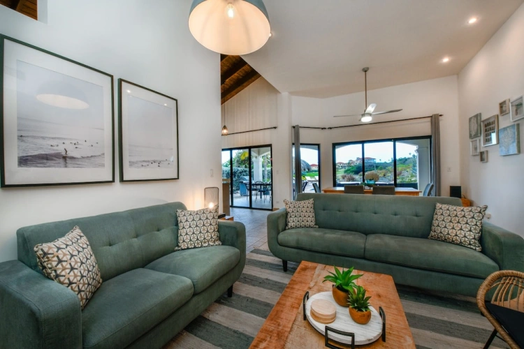 3 Bedrooms Sextuple Cottage