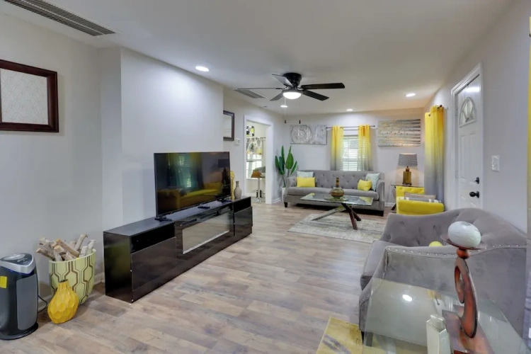 4 Bedrooms Cottage