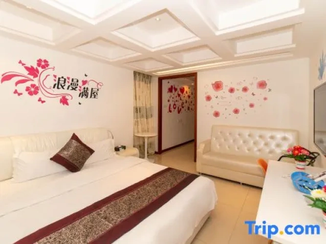 Deluxe Quadruple Family Suite