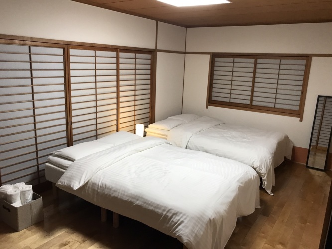 Standard Triple room