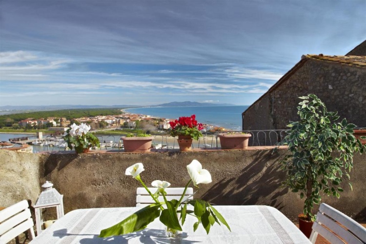 2 Bedrooms Duplex Apartment with sea view