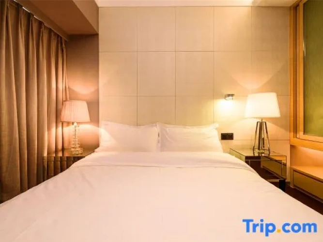 2 Bedrooms Business room with balcony