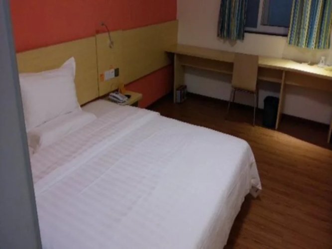 7 Days Inn