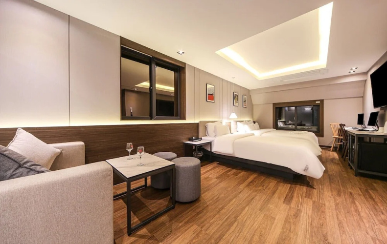 Hotel Button