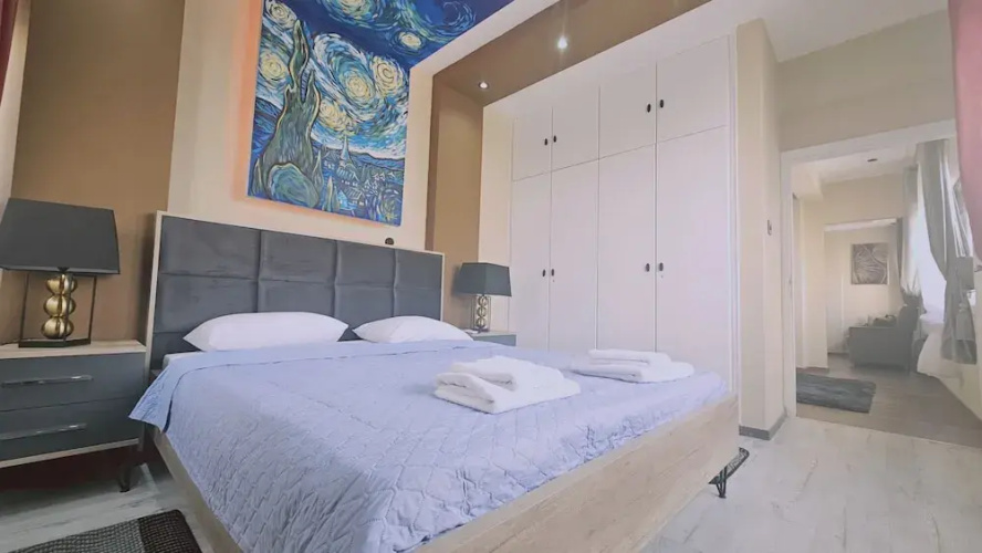 38 LCA - Stay Van Gogh Apartment