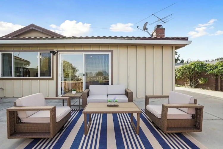 Lakefront Retreat  WaterViews 3BR 1.5BA