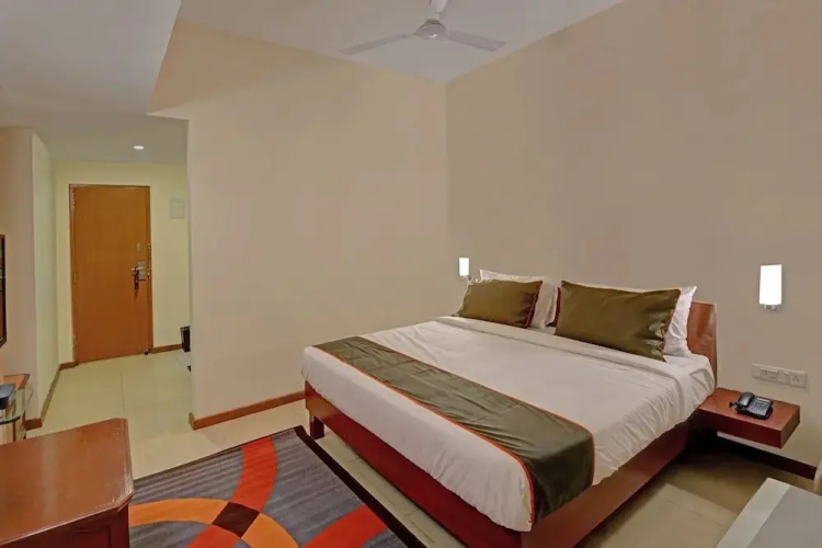 Collection O 40332 Hotel Casa Meridian