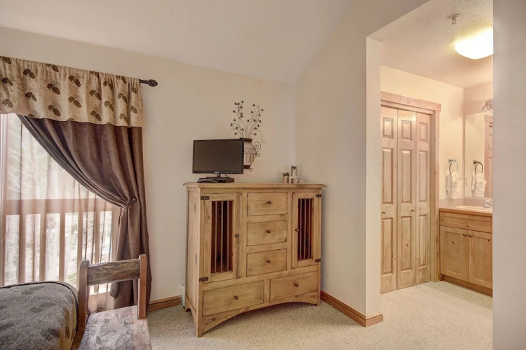 1842 Seasons Townhome by RedAwning