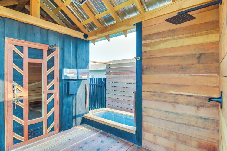 Sauna, Cold Plunge & More! Belgrade Getaway
