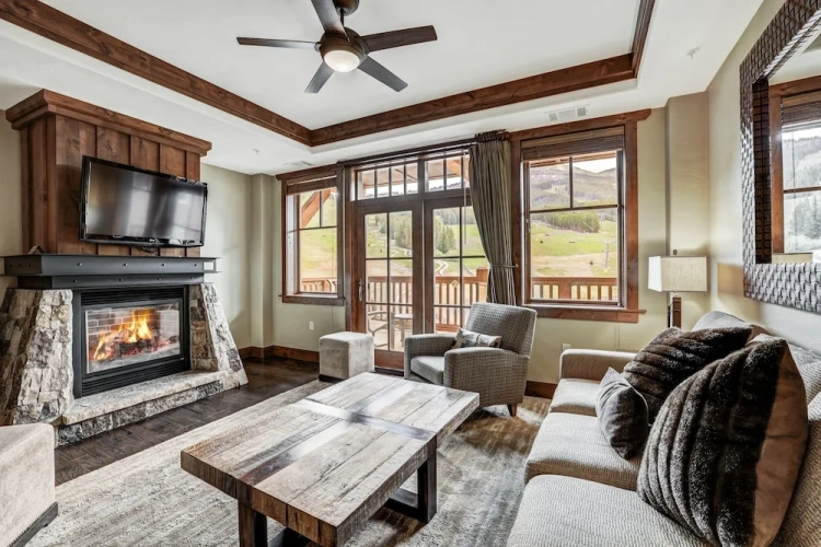 4 Bedrooms Standard room with balcony