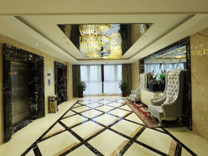 Royal Garden Hotel