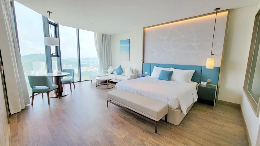 1 Bedroom Premier Suite with partial ocean view