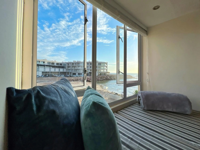 Waterfront Edge B5