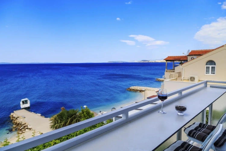 Standard Quadruple Apartment with balcony and with sea view