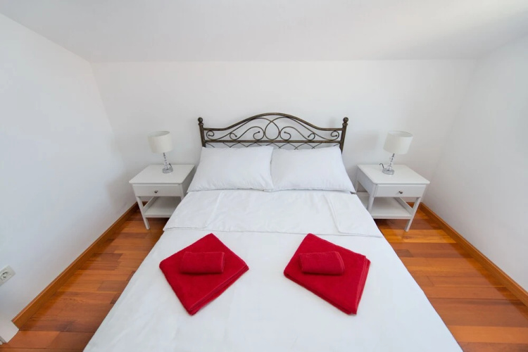 Apartments Zrinka