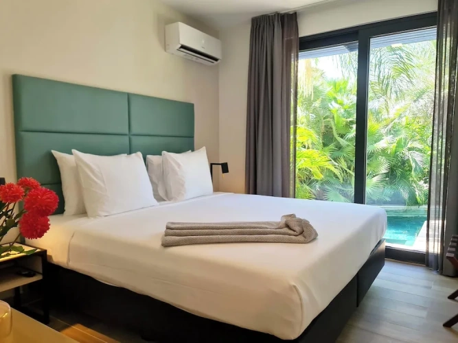 2 Bedrooms Villa with pool view