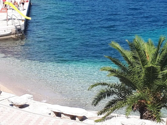 2 Bedrooms Apartment with sea view
