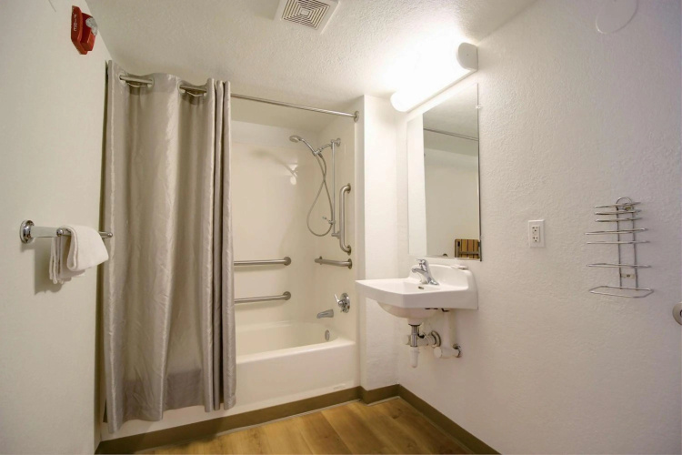 Motel 6 Lantana photo 9