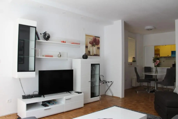 Ramonda Apartment