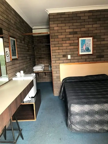 Economy room