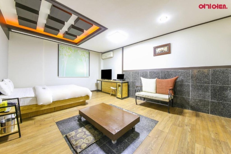 1 Bedroom Suite