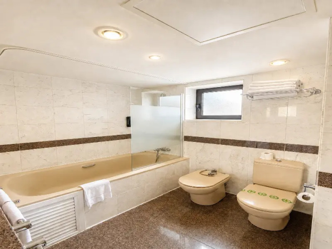 Premium Suite