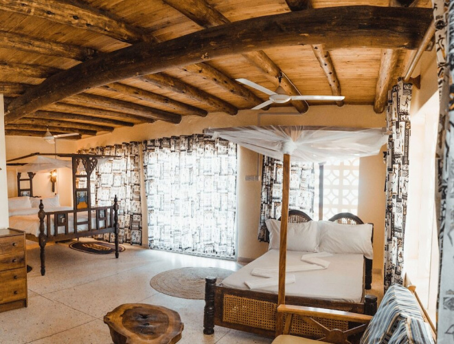 Bahari Beach Hostel