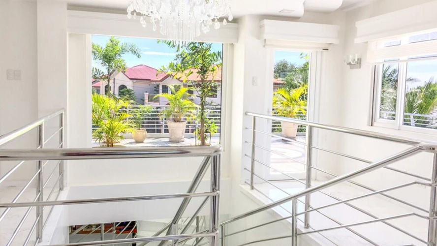 Luxury 4-bedroom Villa in Mactan, Cebu