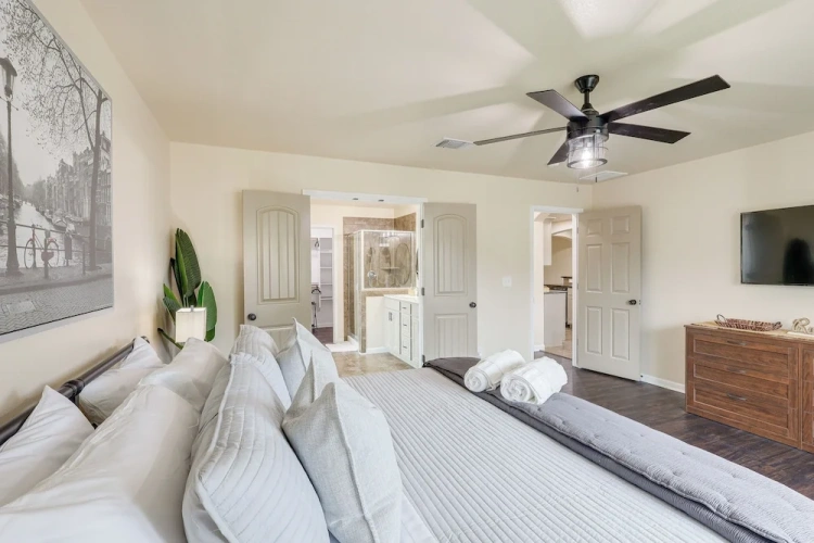 4 Bedrooms Cottage