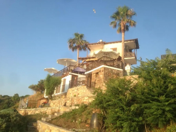 2 Bedrooms Villa