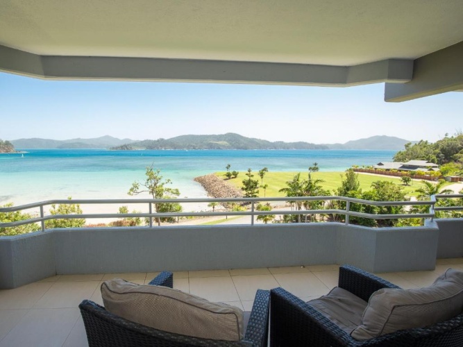2 Bedrooms Apartment with sea view