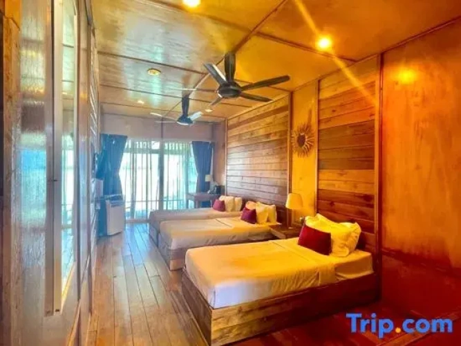 Standard Triple Family room
