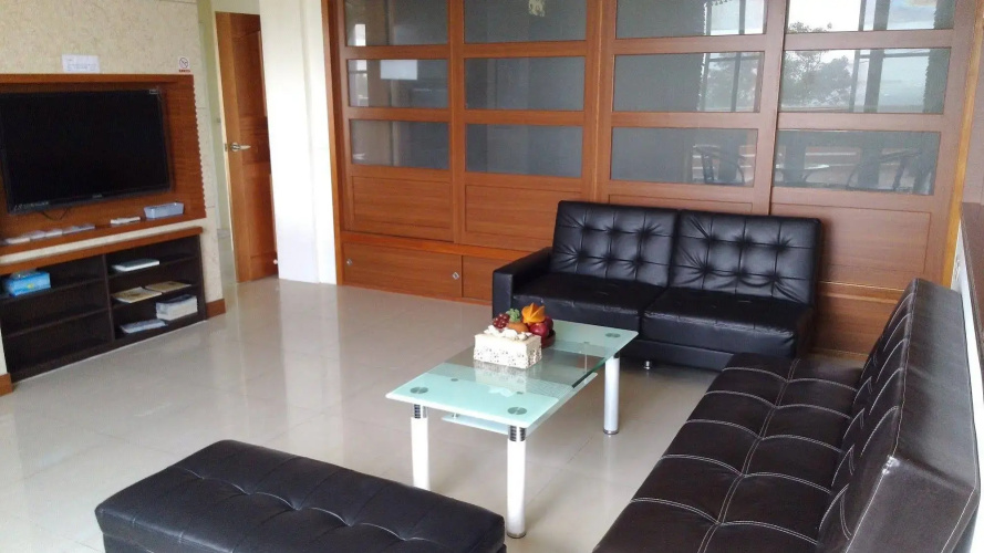 Caitlyn Hostel