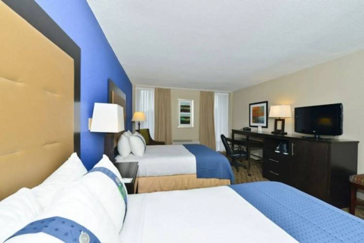 DoubleTree by Hilton Raleigh Midtown