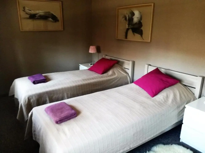 5 Bedrooms Cottage