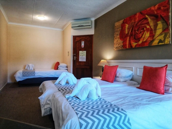 Standard Triple room with balcony