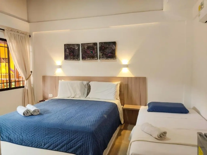 Standard Triple room
