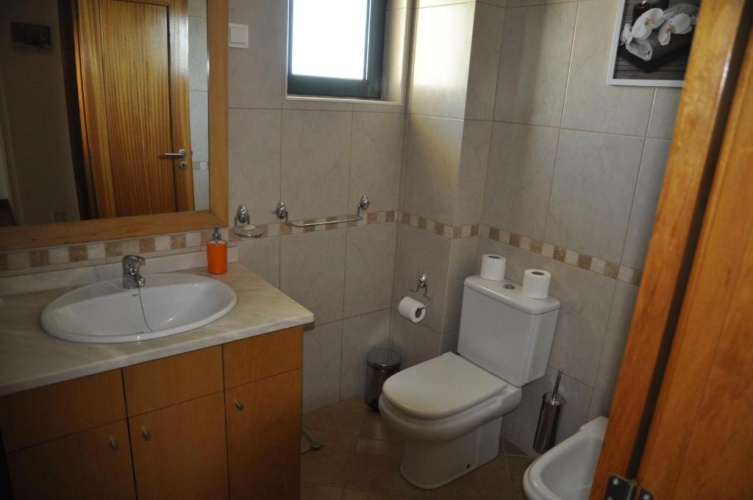 3 Bedrooms Apartment
