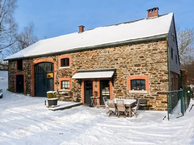 5 Bedrooms Cottage