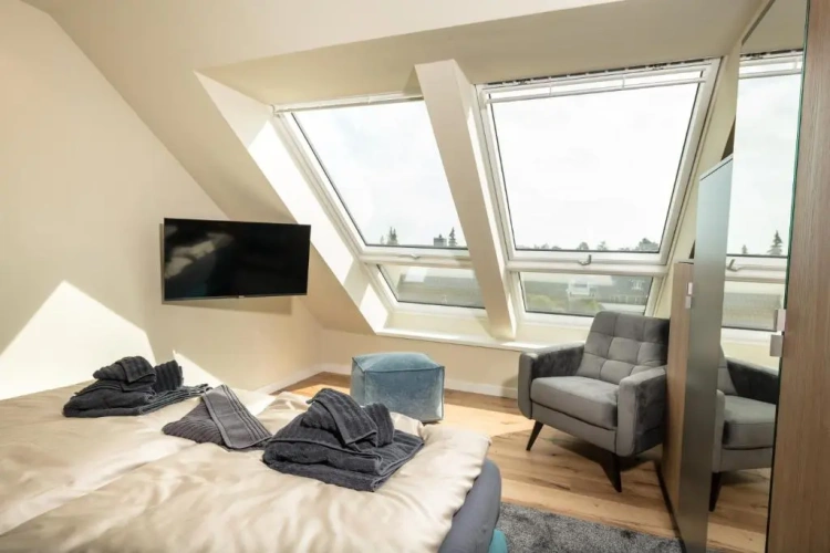 2 Bedrooms Apartment