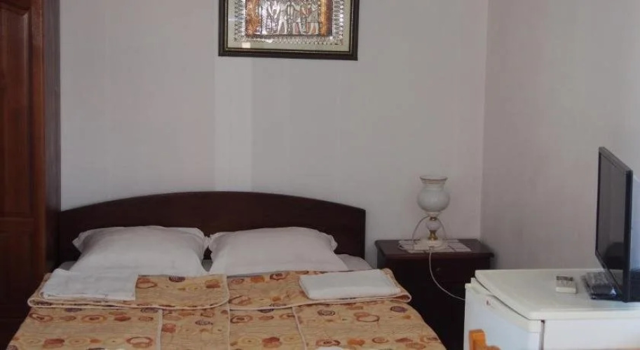 Keni Guest House