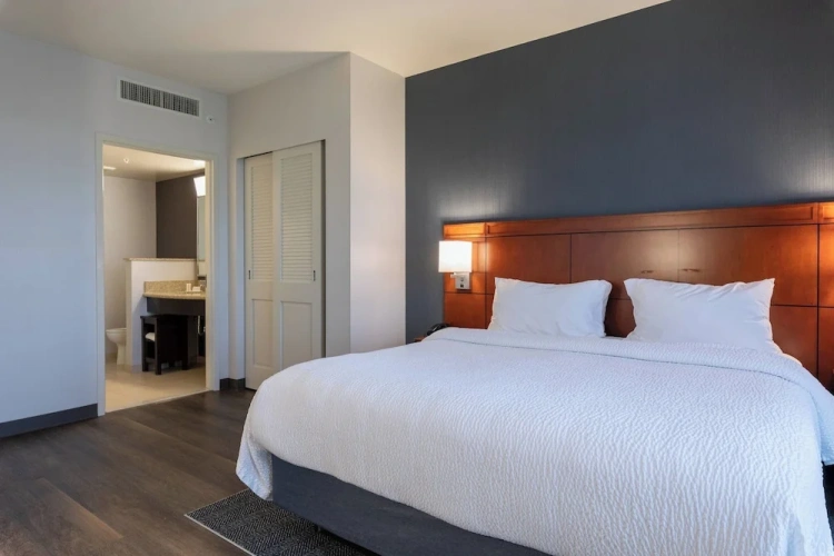 1 Bedroom Suite