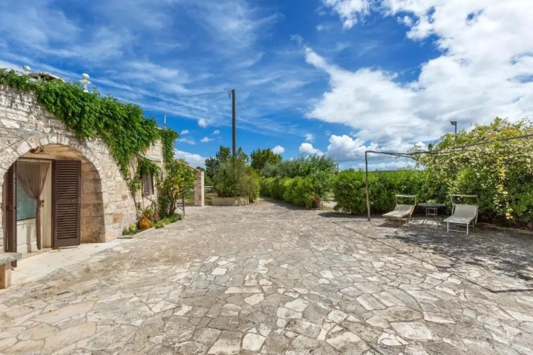 2 Bedrooms Villa