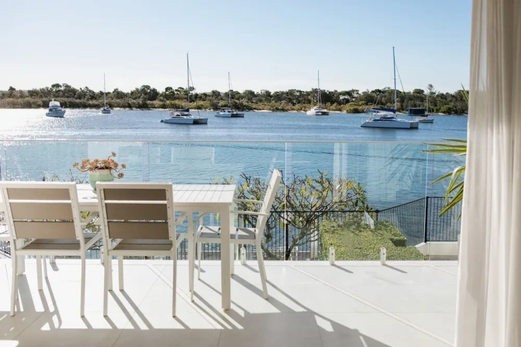 2 Bedrooms Apartment with balcony