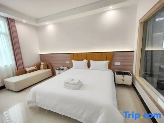 6 Bedrooms Bed in Dorm