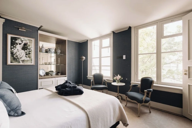 Grand room